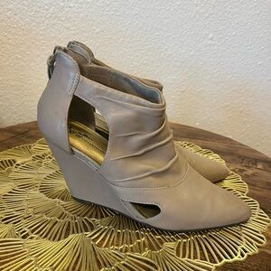 Seychelles Taupe Wedge Booties